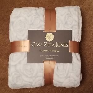 Casa Zeta-Jones Plush Throw